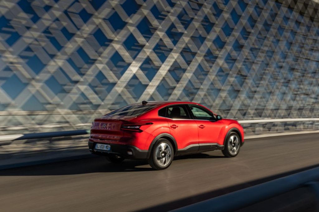 Citroën C4 X, la era post SUV se fabrica en Madrid 8 Motor16 C4 X PureTech 016 Motor16