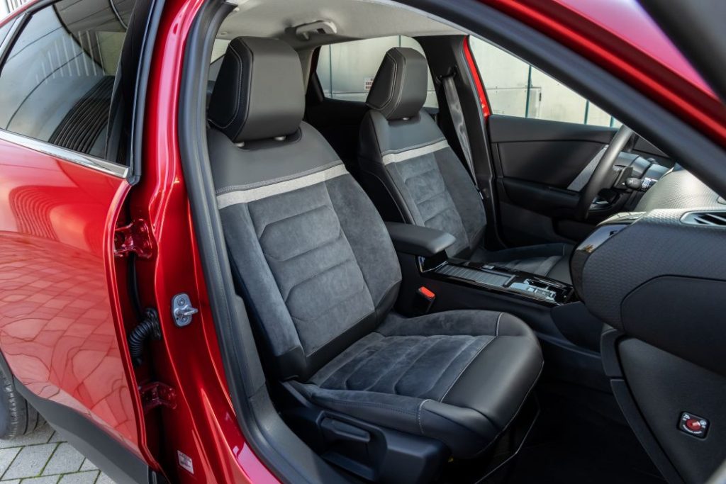 Citroën C4 X, la era post SUV se fabrica en Madrid 16 Motor16 C4 X PureTech 080 Motor16