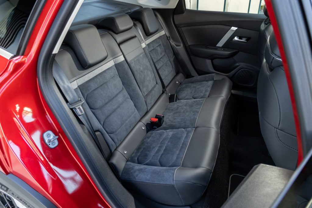 Citroën C4 X, la era post SUV se fabrica en Madrid 15 Motor16 C4 X PureTech 084 Motor16