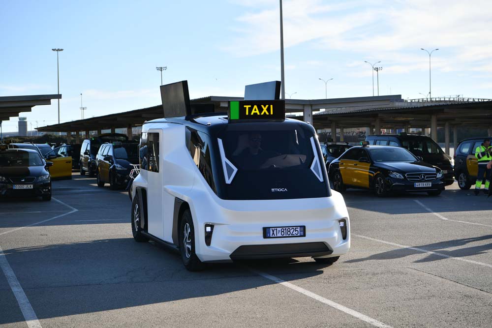 Así será el futuro taxi: eléctrico, amplio y sin necesidad de comprarlo 20 Motor16 ETIOCA presenta su taxi electrico 24 Motor16