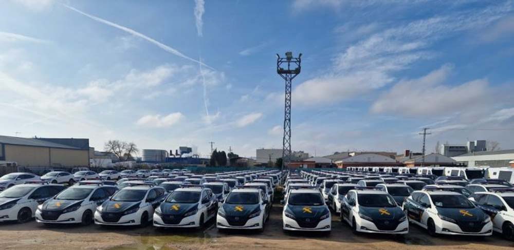Los coches eléctricos de la Guardia Civil, parados por falta de cargadores 2 Motor16 Flota de Nissan Leaf eléctrica para la Guardia Civil.
