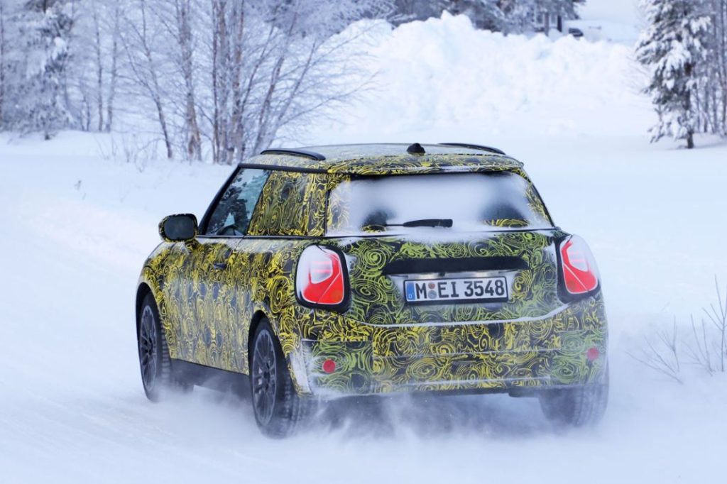 El futuro Mini se entrena sobre la nieve 1 Motor16 MINI 16 Motor16