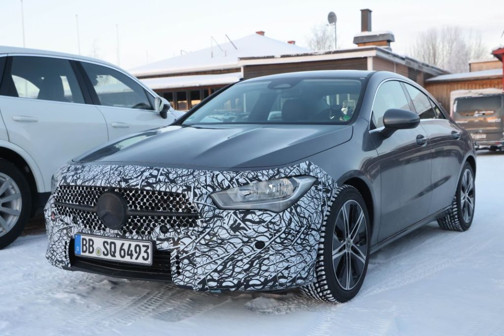 El nuevo Mercedes CLA se pone a punto sobre el hielo 6 Motor16 Mercedes CLA facelift 4 Motor16
