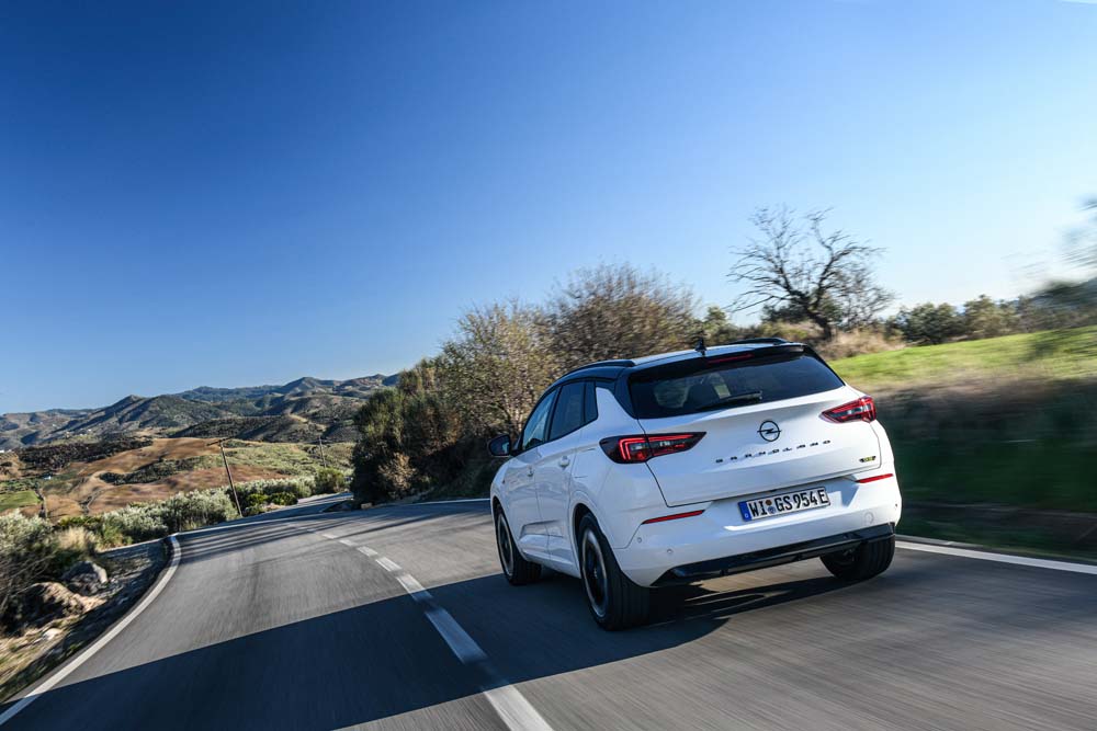 Opel Astra GSe y Opel Grandland GSe. Primera prueba 20 Motor16 Opel Grandland GSe 3 1 Motor16
