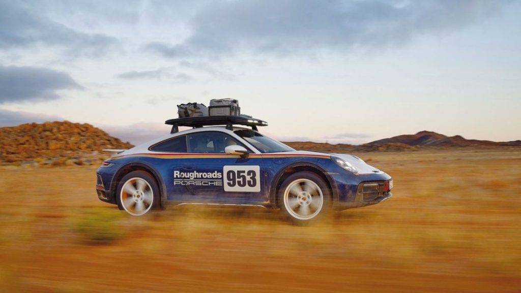 Novedades 2023: Mercedes, MG, Mini, Mitsubishi, Nissan, Opel, Peugeot, Polestar y Porsche 26 Motor16 PORSCHE 911 DAKAR Motor16