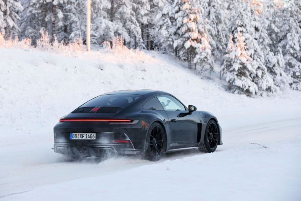 El Porsche 911 ST juega en la nieve 13 Motor16 Porsche 911 ST Winter 11 Motor16