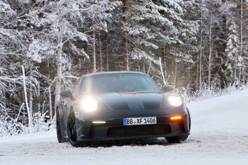 Porsche 911 ST Winter 3 Motor16