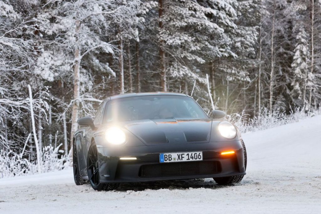 El Porsche 911 ST juega en la nieve 5 Motor16 Porsche 911 ST Winter 3 Motor16