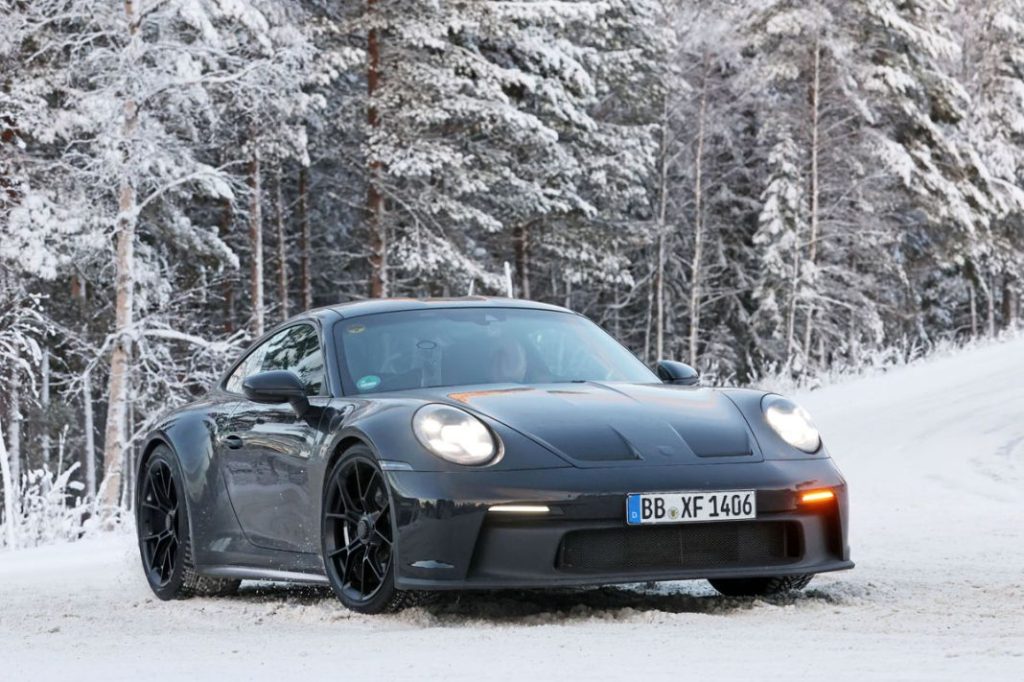 El Porsche 911 ST juega en la nieve 6 Motor16 Porsche 911 ST Winter 4 Motor16