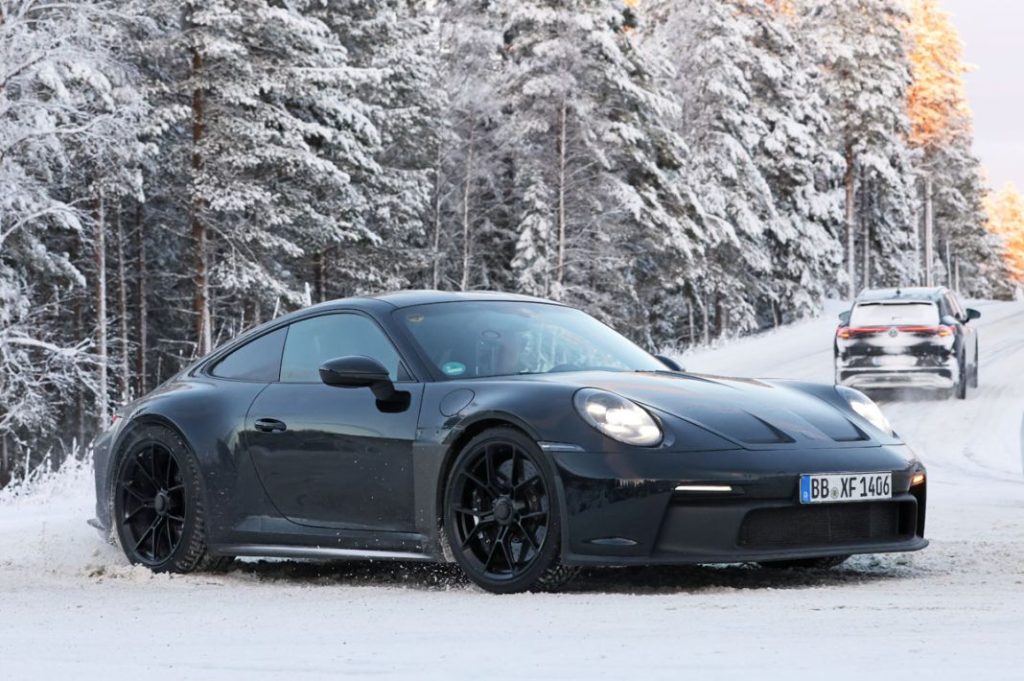 El Porsche 911 ST juega en la nieve 7 Motor16 Porsche 911 ST Winter 5 Motor16