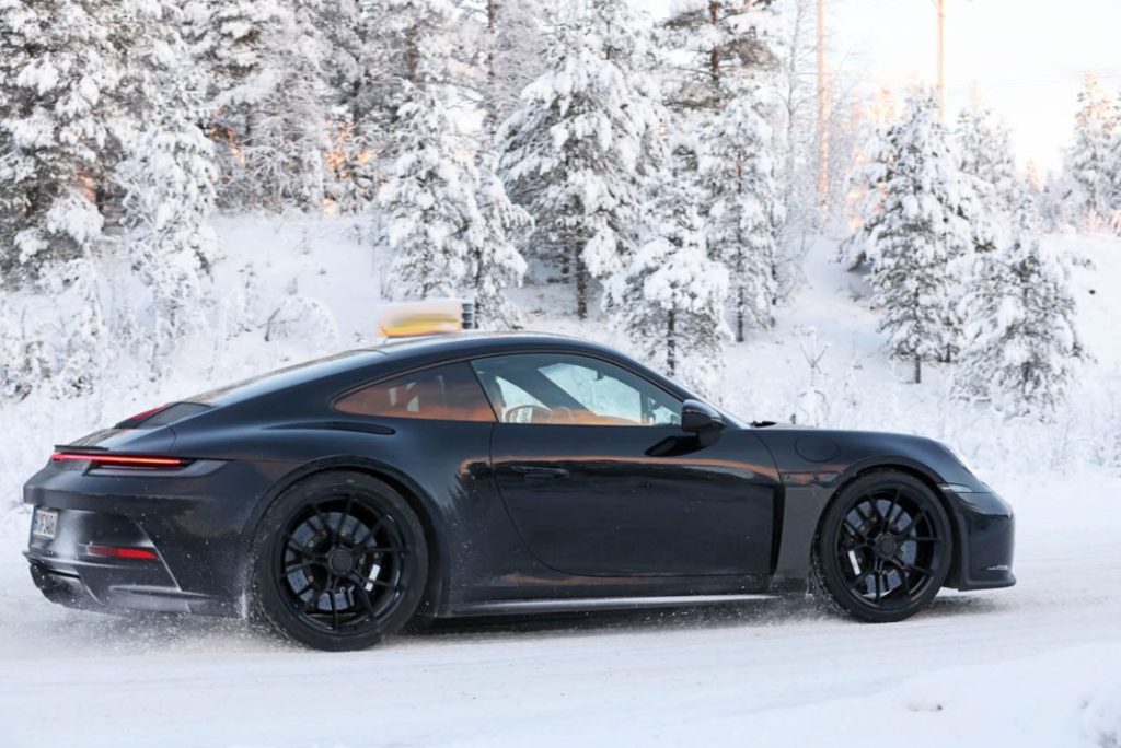 El Porsche 911 ST juega en la nieve 10 Motor16 Porsche 911 ST Winter 8 Motor16