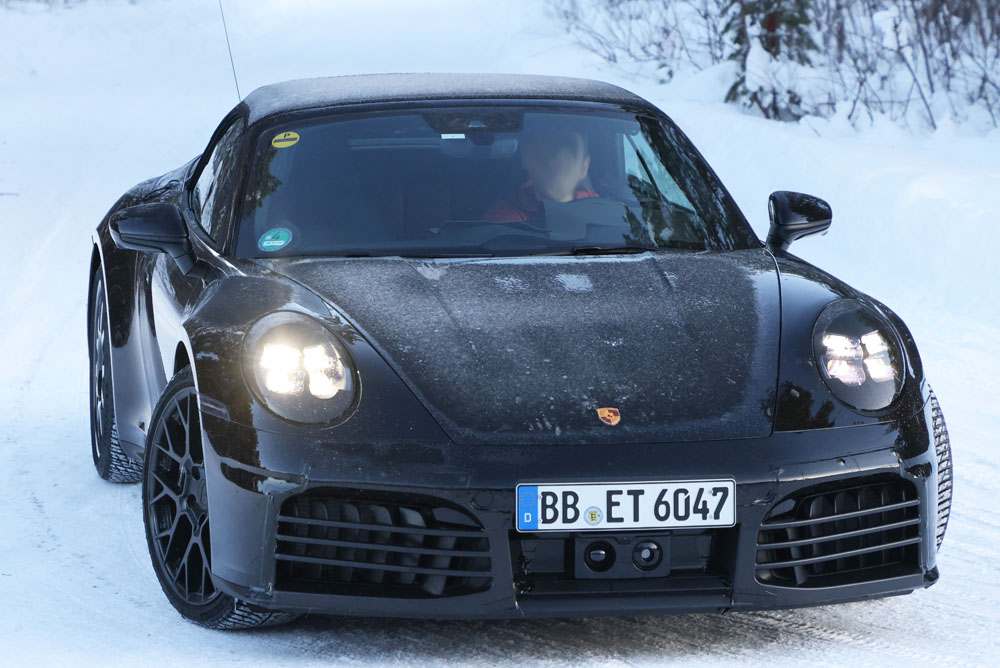 El futuro Porsche 911 destapa su imagen 18 Motor16 Porsche 992.2 Convertible 16 Motor16
