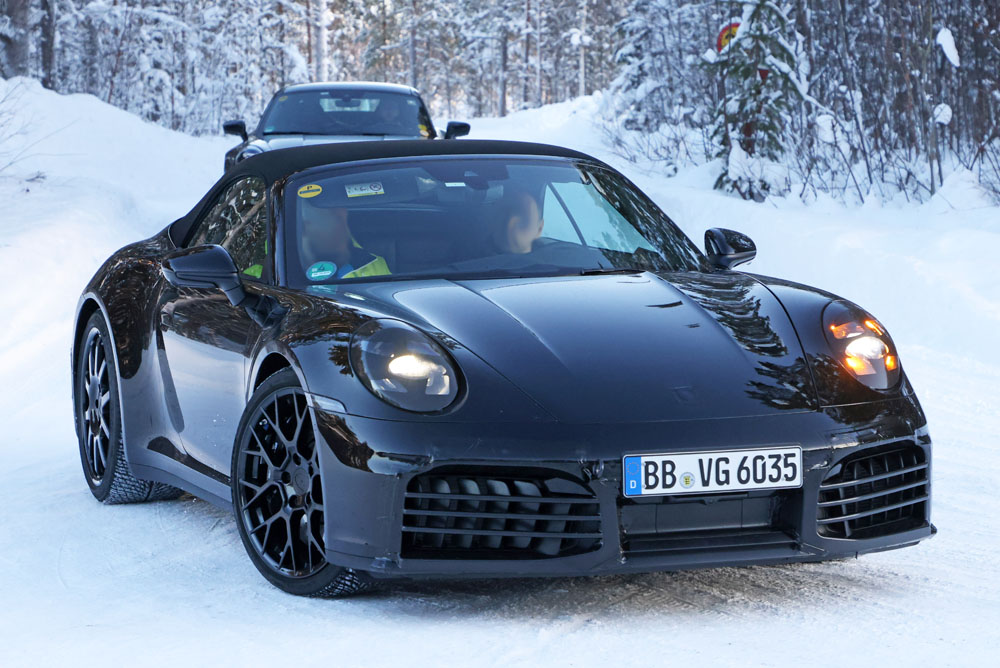 El futuro Porsche 911 destapa su imagen 6 Motor16 Porsche 992.2 Convertible 4 Motor16