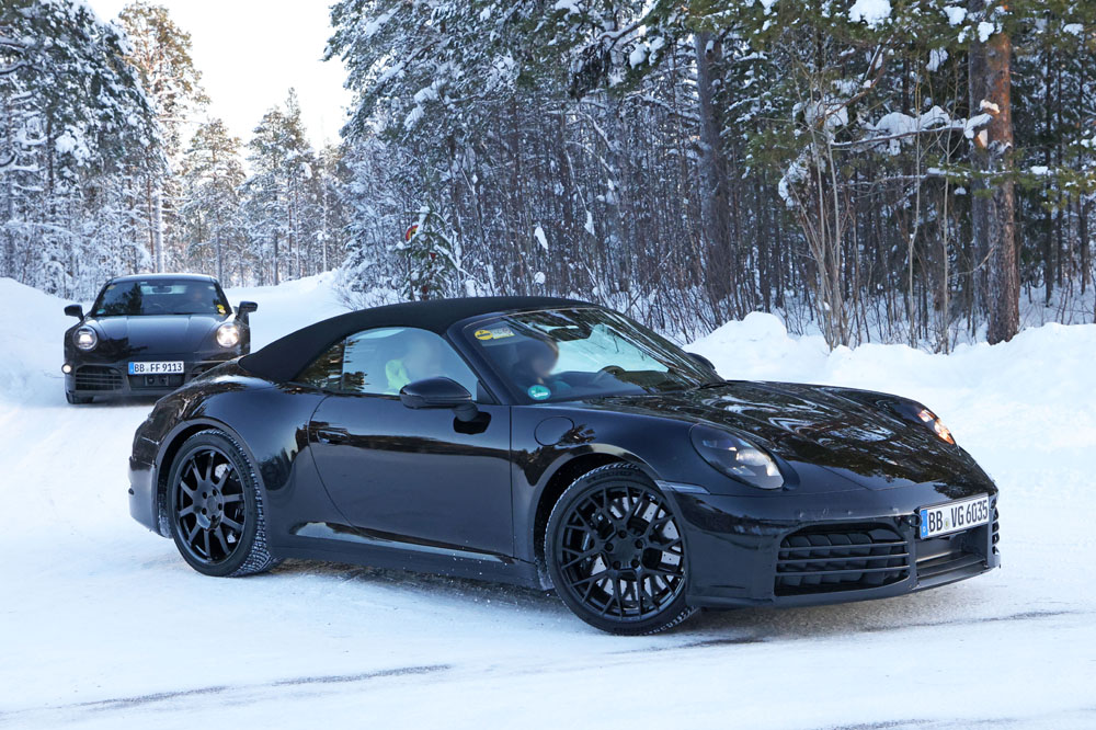 El futuro Porsche 911 destapa su imagen 8 Motor16 Porsche 992.2 Convertible 6 Motor16