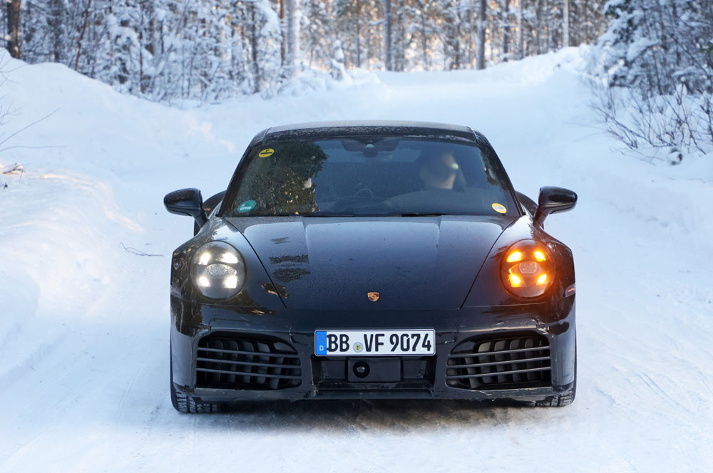 El futuro Porsche 911 destapa su imagen 24 Motor16 Porsche 992.2 Coupe 1 Motor16