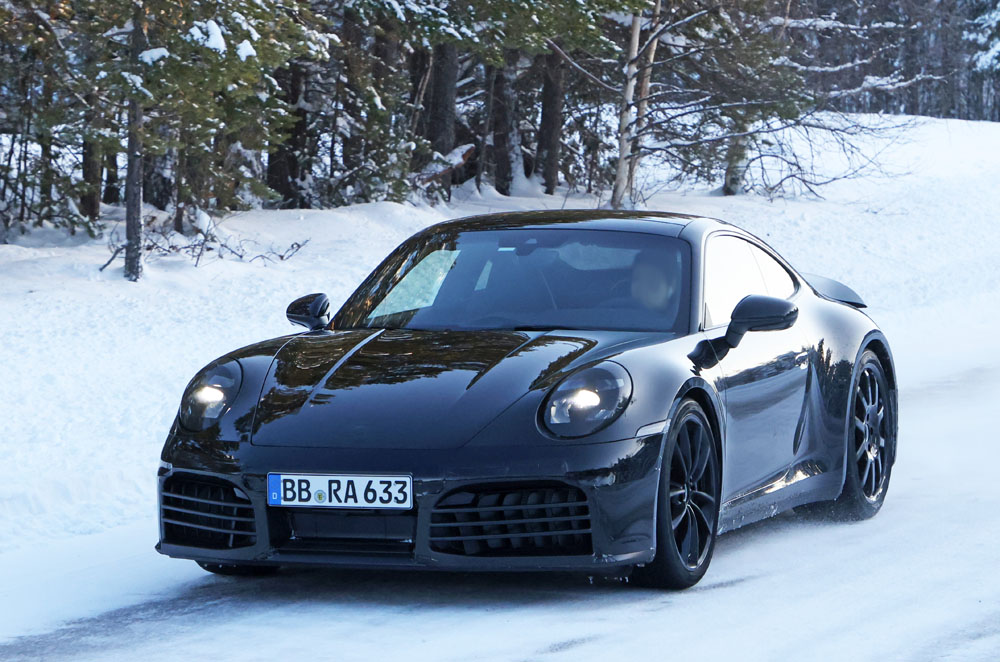 El futuro Porsche 911 destapa su imagen 37 Motor16 Porsche 992.2 Coupe 14 Motor16