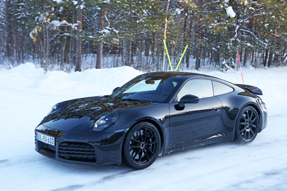 El futuro Porsche 911 destapa su imagen 39 Motor16 Porsche 992.2 Coupe 16 Motor16