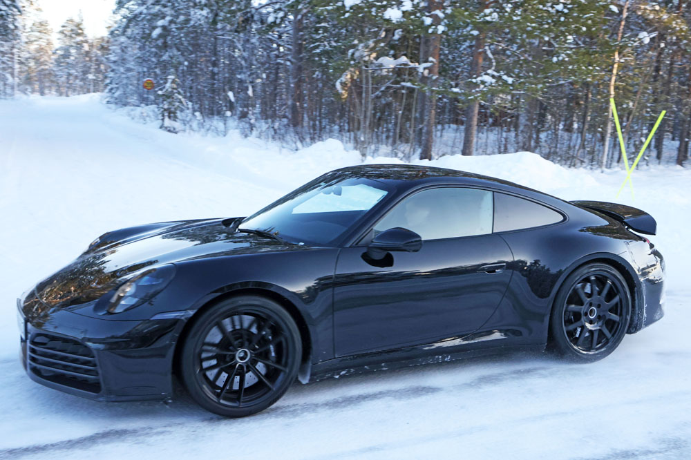 El futuro Porsche 911 destapa su imagen 40 Motor16 Porsche 992.2 Coupe 17 Motor16