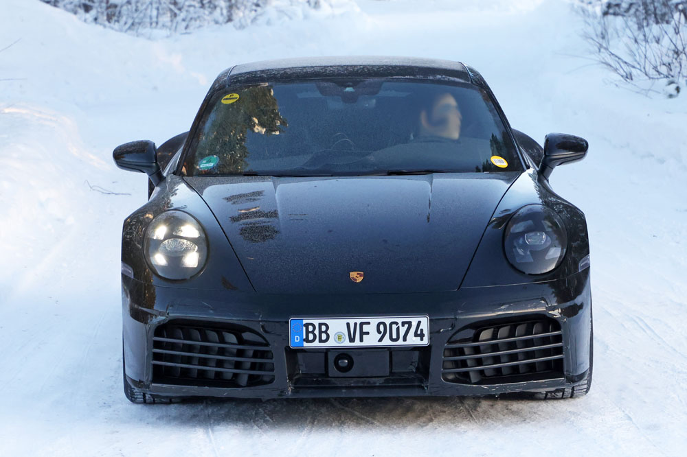 El futuro Porsche 911 destapa su imagen 25 Motor16 Porsche 992.2 Coupe 2 Motor16