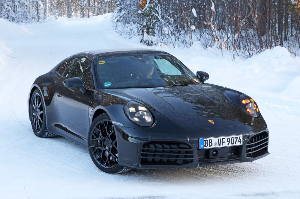 El futuro Porsche 911 destapa su imagen 27 Motor16 Porsche 992.2 Coupe 4 Motor16