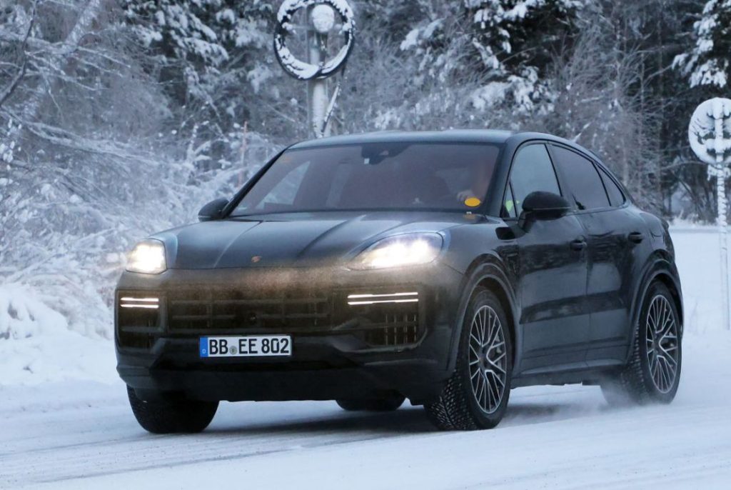El nuevo Porsche Cayenne Coupé pierde camuflaje 3 Motor16 Porsche Cayenne Coupe fl 1 Motor16