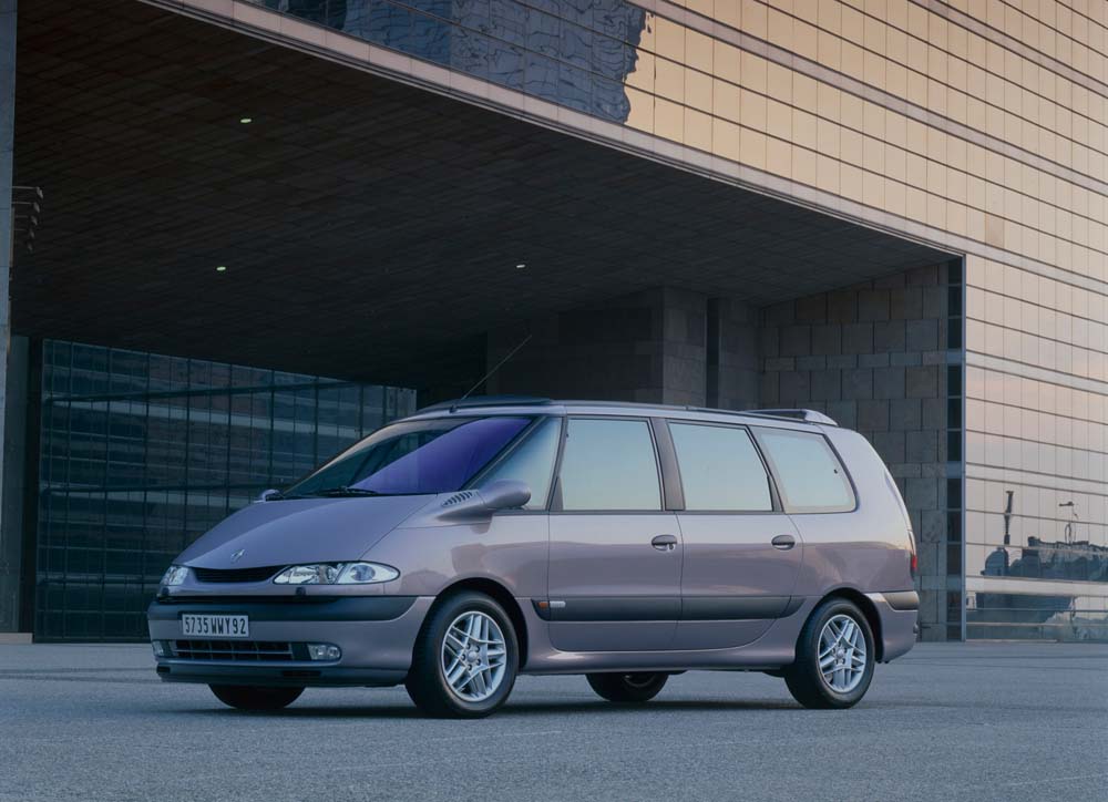 Renault Espace, el nuevo SUV de 7 plazas que llegará en primavera 3 Motor16 Tercera generación del Renault Espace.