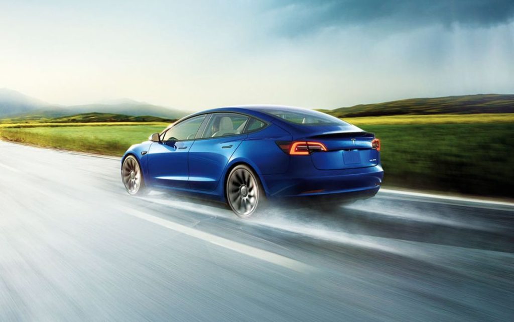 Híbrido contra eléctrico. Lo que cuesta recorrer 120.000 kilómetros con un Accord y con un Model 3 2 Motor16 2023 Tesla Model 3. Imagen movimiento.
