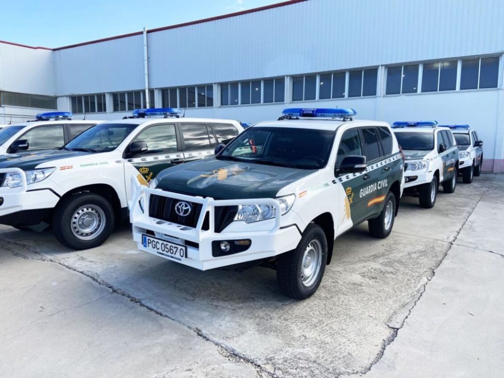 La Guardia Civil sigue estrenando coches y ahora son eléctricos 2 Motor16 Toyota Land Cruiser Guardia Civil 2 1130x848 1 Motor16