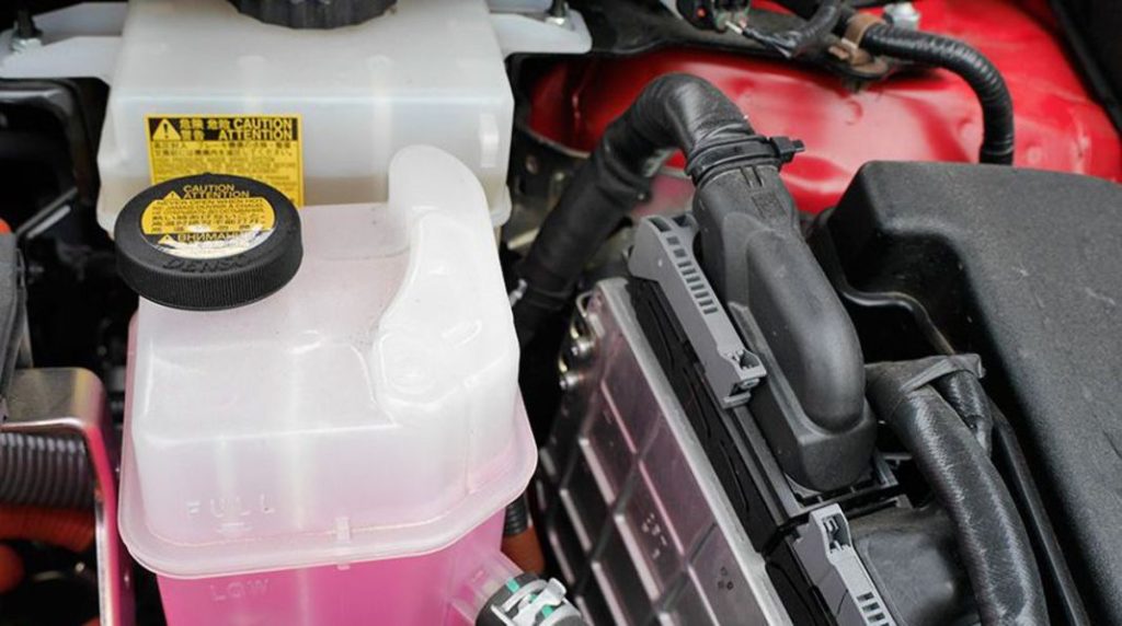 El accesorio que querrás tener si te toca rascar el hielo de tu coche 47 Motor16 coche