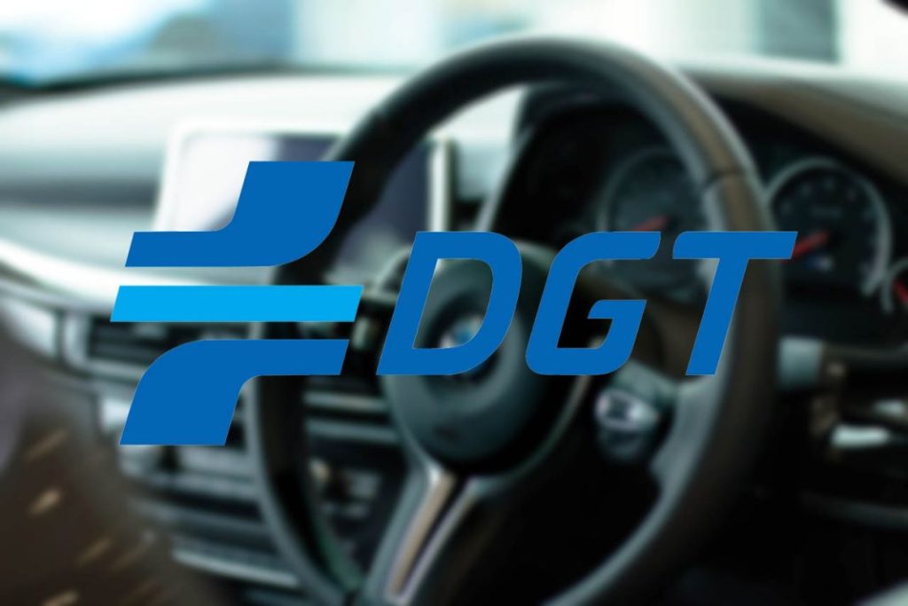 Como no le comuniques a la DGT este cambio en tu vida tendrás que pagar una multa de 80 euros 211 Motor16 dgtt 1 Motor16