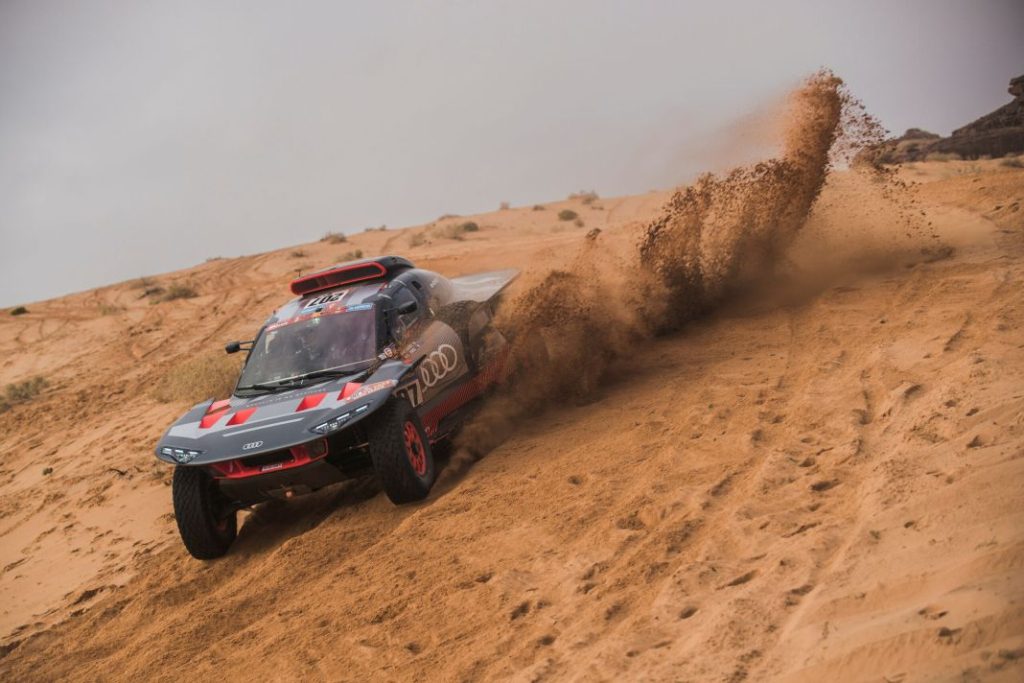 Sainz pierde 33 minutos por una avería en la suspensión y cede el liderato del Dakar 1 Motor16 Dakar