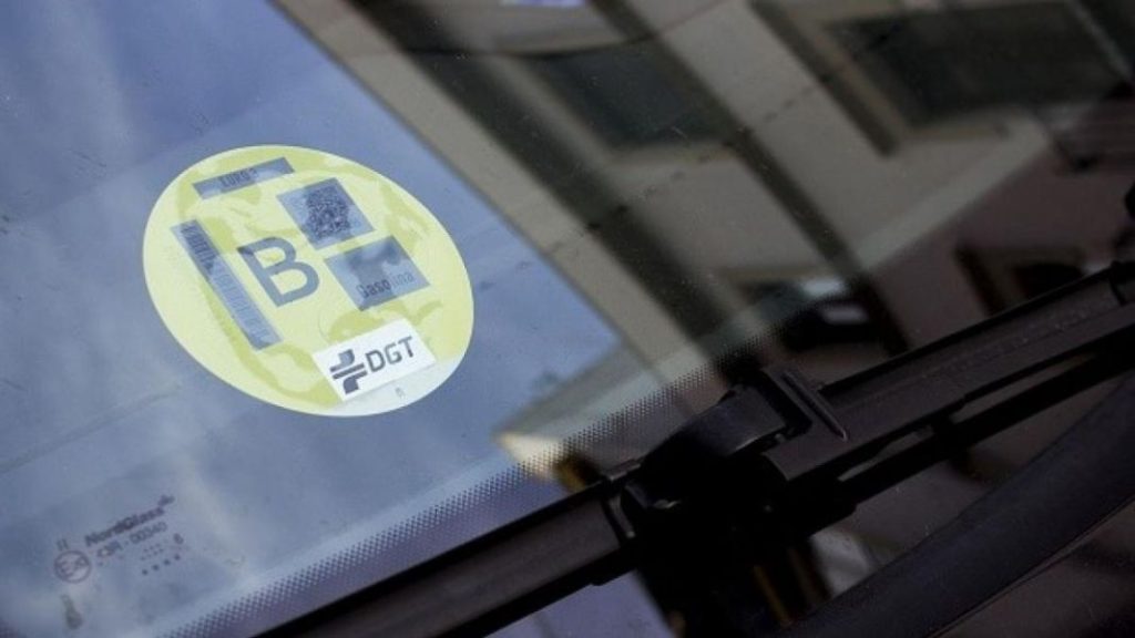 Los secretos que esconde la supuesta pegatina D de la DGT 147 Motor16 emitidas