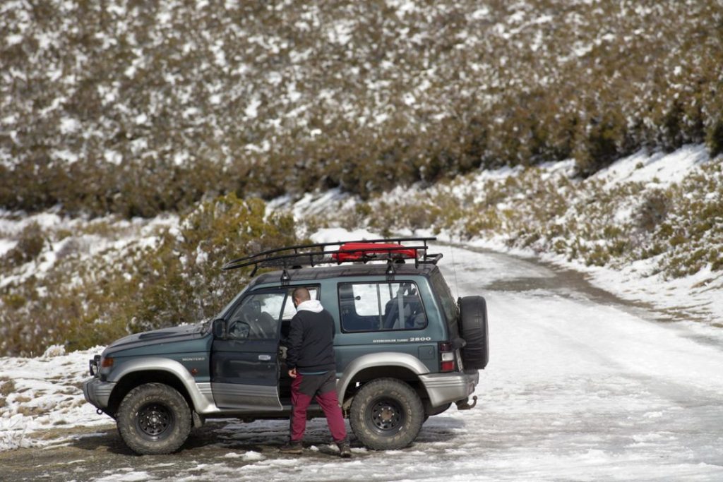 ¿Hielo en la carretera? La DGT te dice qué debes hacer 1 Motor16 La DGT recomienda comprobar el estado del tráfico antes de emprender viaje.,