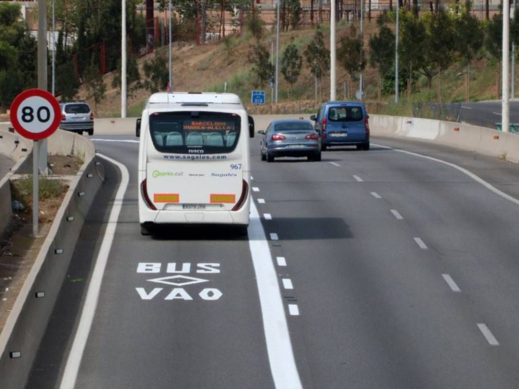 La forma correcta de usar el famoso carril BUS-VAO 150 Motor16 imagen 114 Motor16