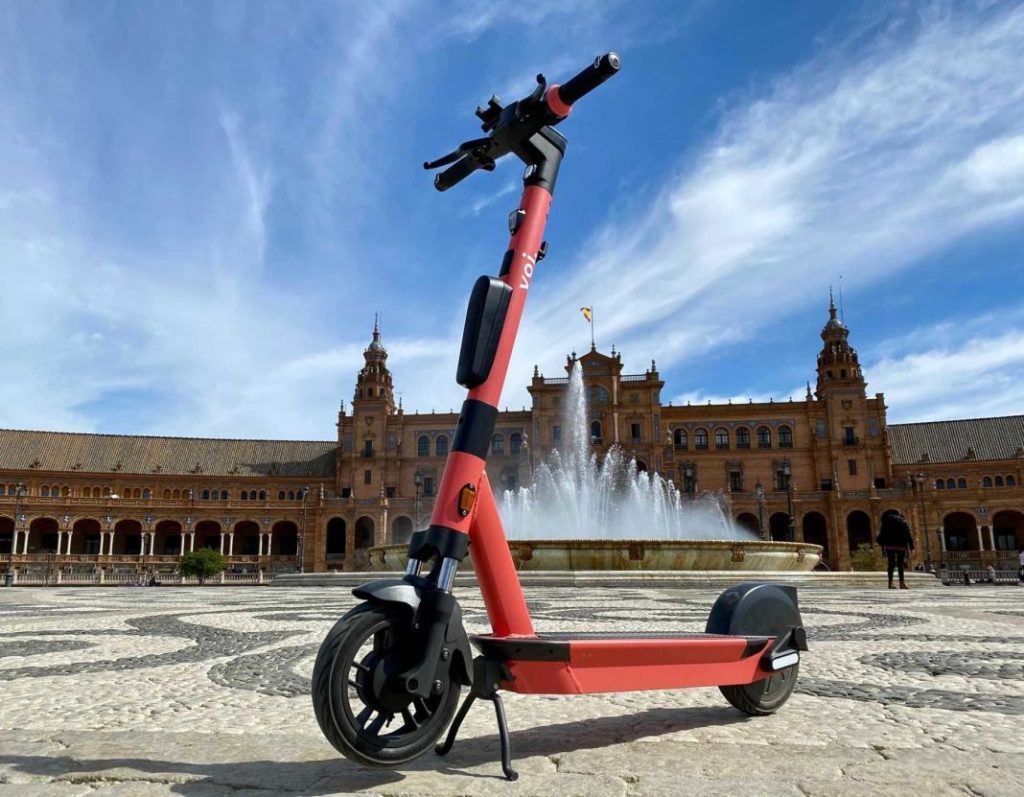 Las normas que debes seguir si vas en bicicleta o patinete eléctrico para evitar una multa 190 Motor16 circular