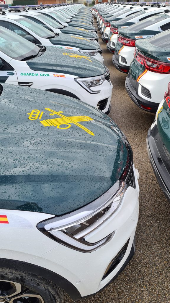 La Guardia Civil sigue estrenando coches y ahora son eléctricos 10 Motor16 renault arkana Guardia Civil 3 Motor16