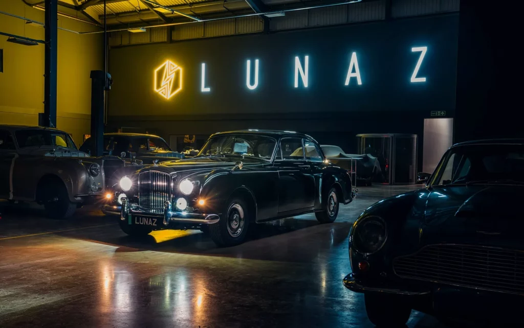 1961 Lunaz Bentley S2 Continental EV 2 Motor16