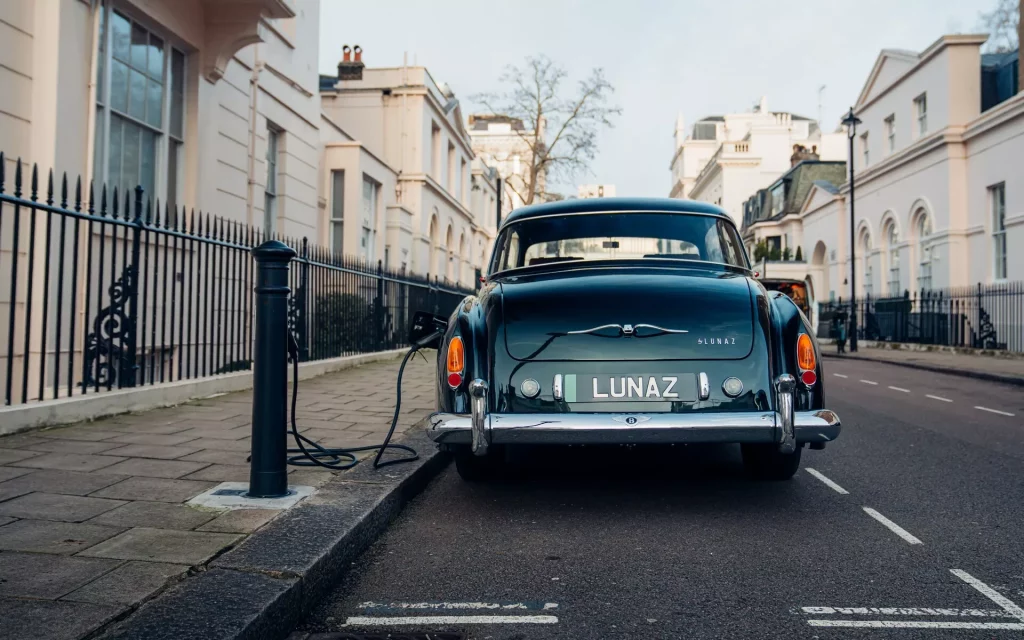 1961 Lunaz Bentley S2 Continental EV 8 Motor16