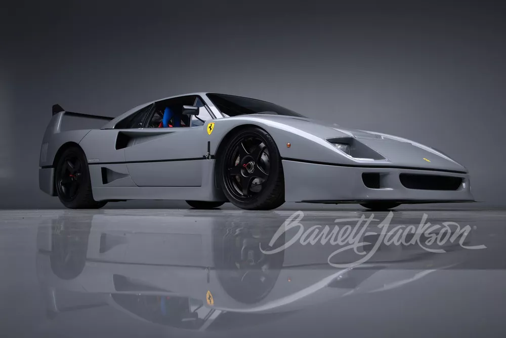 1989 Ferrari F40 Competizione. Imagen estática lateral.