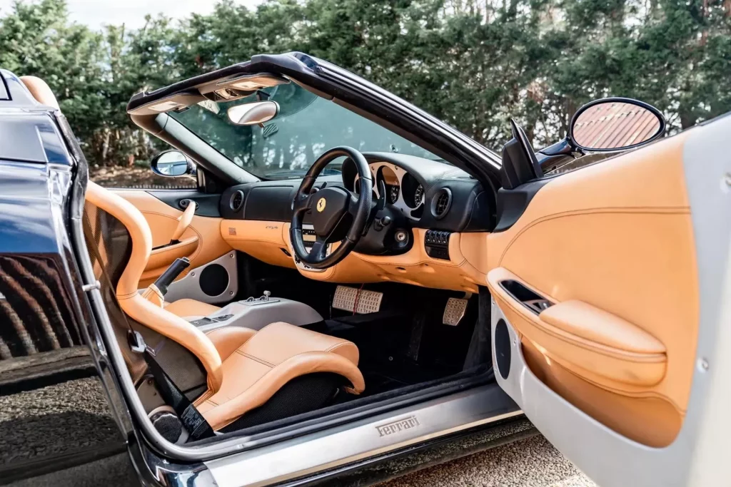 2001 Ferrari 360 Spider David Beckham. Imagen detalle interior.