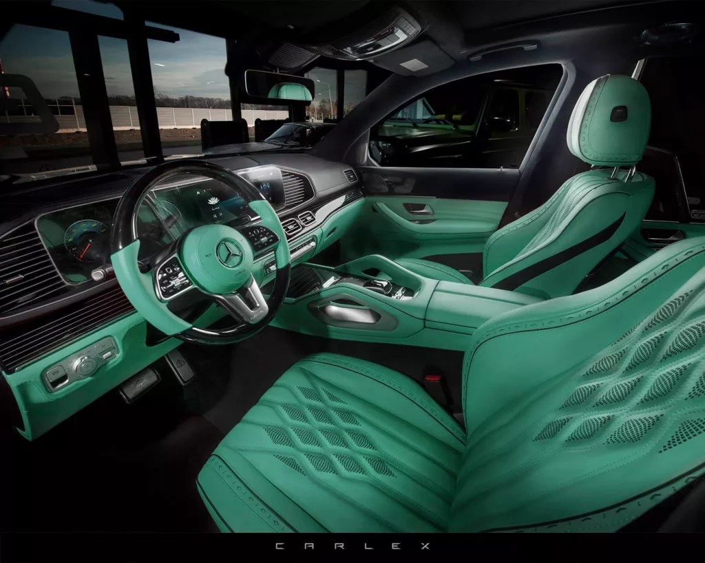 Carlex Design viste de color menta este Mercedes-Maybach GLS 600 2 Motor16 2023 Carlex Design Mercedes-Maybach GLS 600. Imagen interior.
