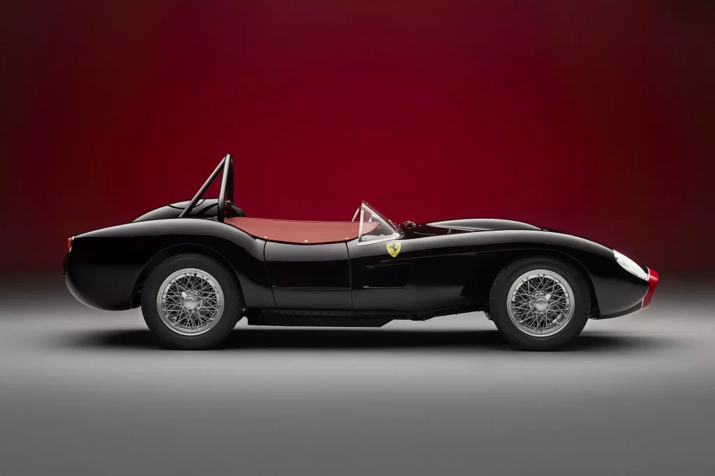 2023 Ferrari 250 Testa Rossa Pacco Gara. Imagen lateral.