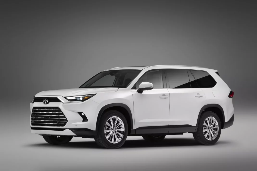 2023 Toyota Grand Highlander. Imagen portada.