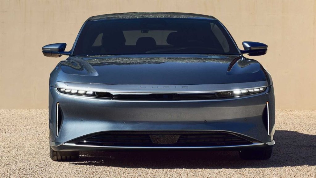 El Lucid Air planta cara el Tesla Model S con una importante rebaja 1 Motor16 2023 Lucid Air Pure. Imagen estática frontal.
