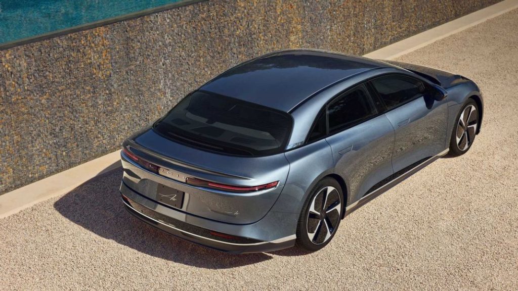 El Lucid Air planta cara el Tesla Model S con una importante rebaja 3 Motor16 2023 Lucid Air Pure. Imagen estática trasera.