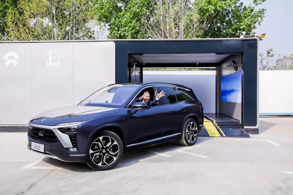 Nio ya tiene sus baterías de estado semisólido, que no vas a poder comprar 2 Motor16 2023 NIO cambio baterías. Imagen portada.