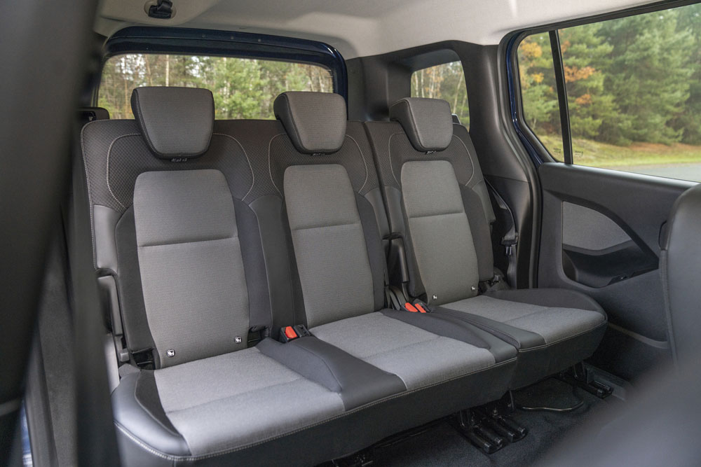 2023 renault kangoo e tech combi 32 Motor16