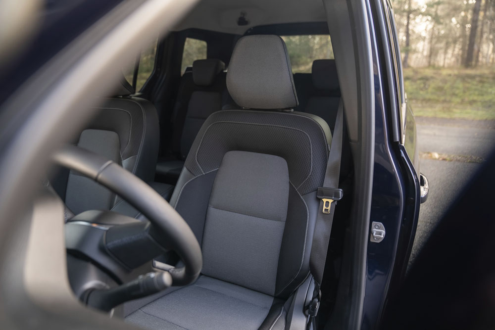 2023 renault kangoo e tech combi 33 Motor16