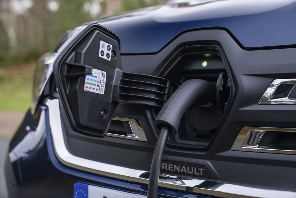 2023 Renault Kangoo E-Tech Combi. Imagen punto de carga.