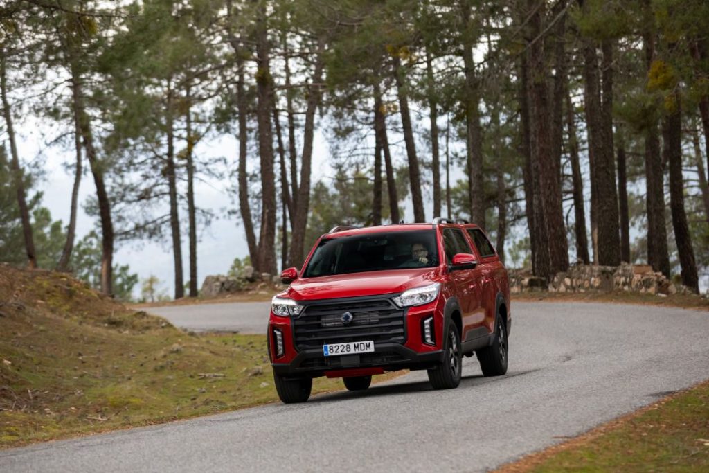 Conducimos el SsangYong Musso Sport, un pick-up que vale para todo 3 Motor16 2023 SsangYong Musso Sport. Imagen movimiento carretera.